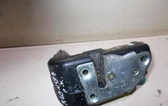 Chrysler Neon I Front door lock