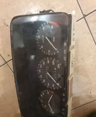 Volkswagen PASSAT B4 Speedometer (instrument cluster) 6160593040 3A0919033C