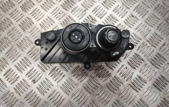 Honda Civic Climate control unit 79600SMJG5 MN303200037 SANWA2076