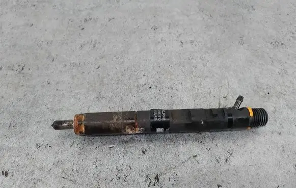 Fuel injector