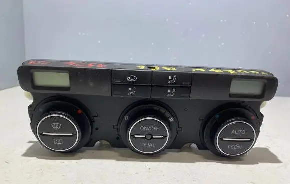Volkswagen Touran I Climate control unit 74641470