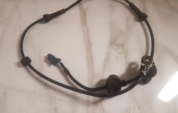 Nissan X-Trail T30 ABS brake wheel speed sensor