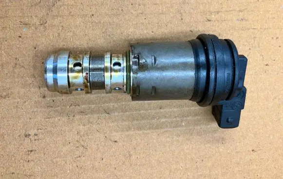 BMW 3 E46 Camshaft vanos timing valve 1707323