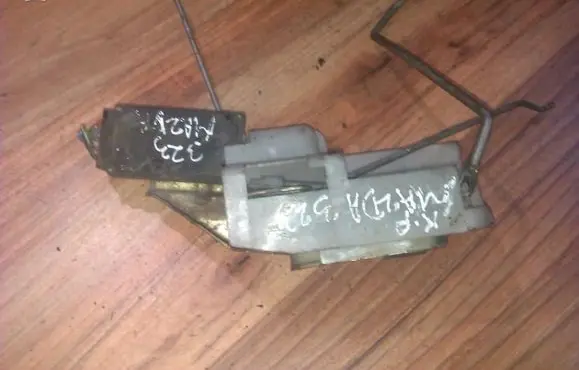 Mazda 323 Front door lock