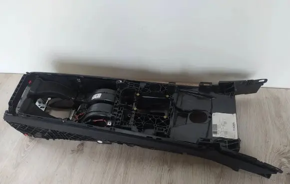 BMW 7 F01 F02 F03 F04 Armrest 9112677 58450713 1005950