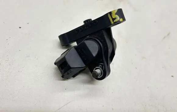 Volvo V70 Crankshaft position sensor 30637803