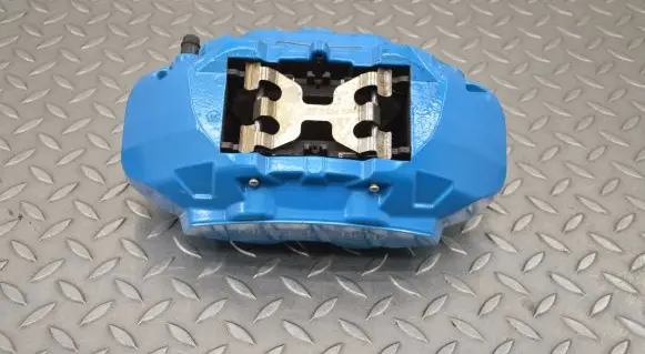 Mercedes-Benz C W205 Front brake caliper