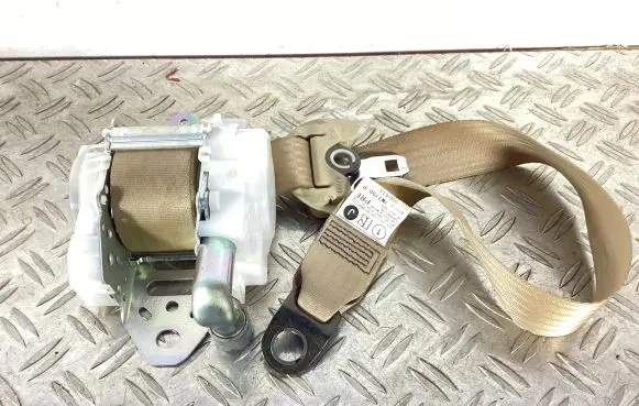 Lexus IS 220D-250-350 Front seatbelt 7M7750P