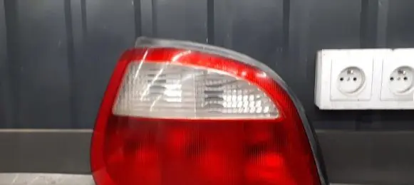 Renault Megane I Tail light bulb cover holder 2vp008101-01
