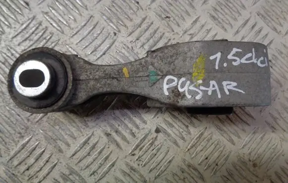 Nissan Pulsar Engine mount bracket 
