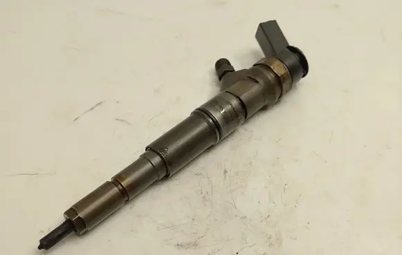 BMW 5 E60 E61 Fuel injector 7794652 13537794652 0445110212