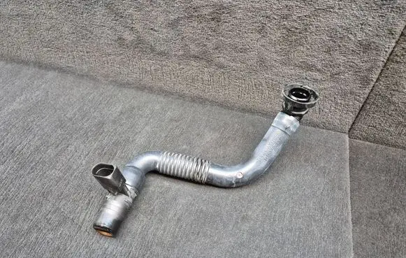 Audi A4 S4 B7 8E 8H Breather/breather pipe/hose 03G103493Q 03G103426C 068906391B