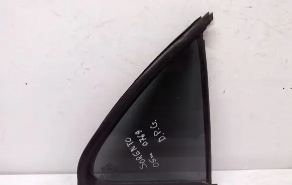 KIA Sorento Rear vent window glass 