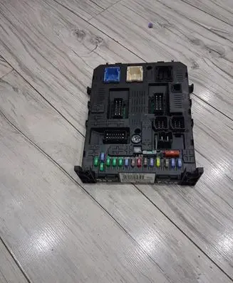 Peugeot 308 Comfort/convenience module 9812188580