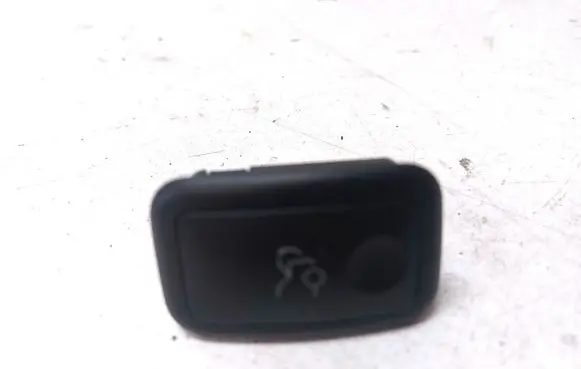Mercedes-Benz C W204 Tailgate opening switch A2048707051