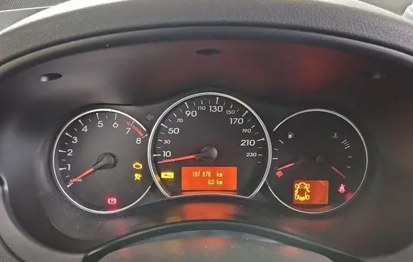 Speedometer (instrument cluster)