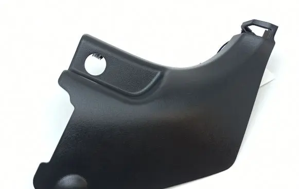 Foot area side trim