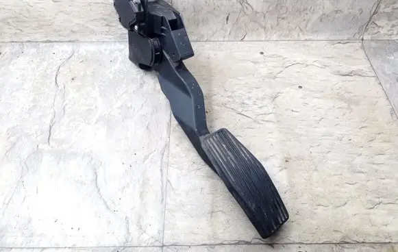 Opel Zafira A Accelerator throttle pedal 90581208 0281002298