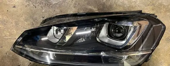 Volkswagen Golf VII Headlight/headlamp 5G1941031A 90045127