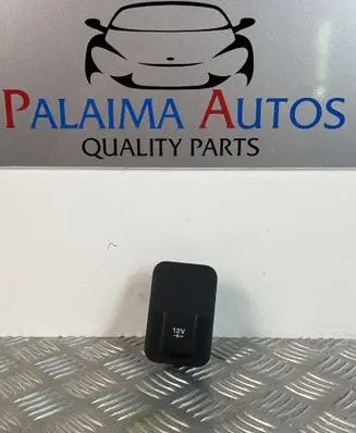 Rover Range Rover Switch for retractable tow bar K8D2C8A254