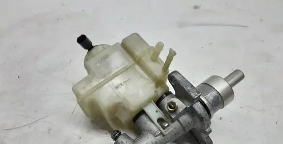 BMW 5 E39 Master brake cylinder 