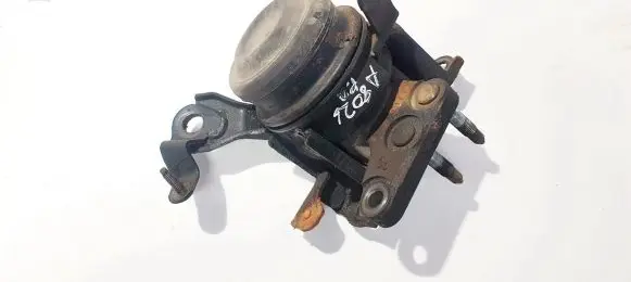Toyota Corolla Verso AR10 Engine mount bracket