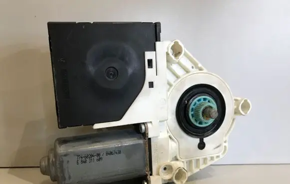 Seat Altea Front door window regulator motor 1T0959702G 5P0837401Q