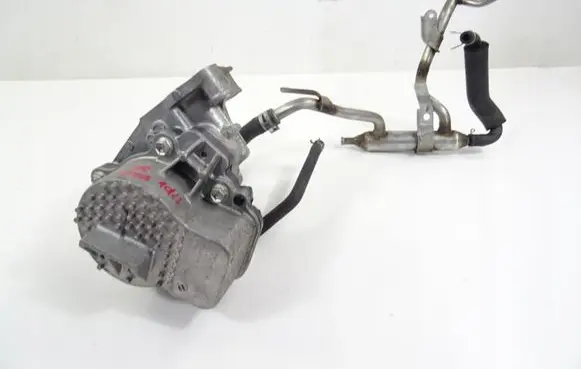 Toyota C-HR I Water pump 1039B046127