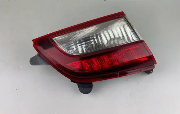Subaru Outback (BS) Tailgate rear/tail lights 946073