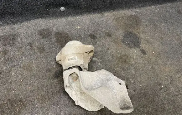 Chevrolet Camaro Engine mounting bracket P22957033