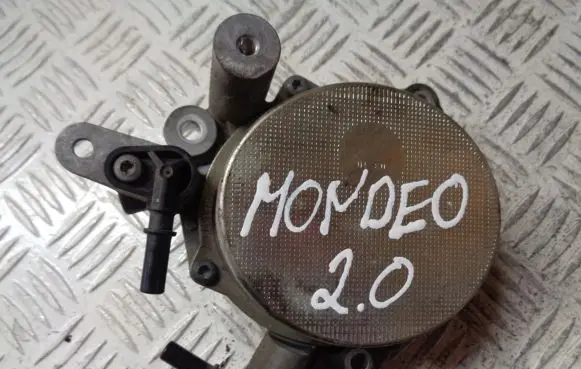 Ford Mondeo MK IV Vacuum pump 9673836180