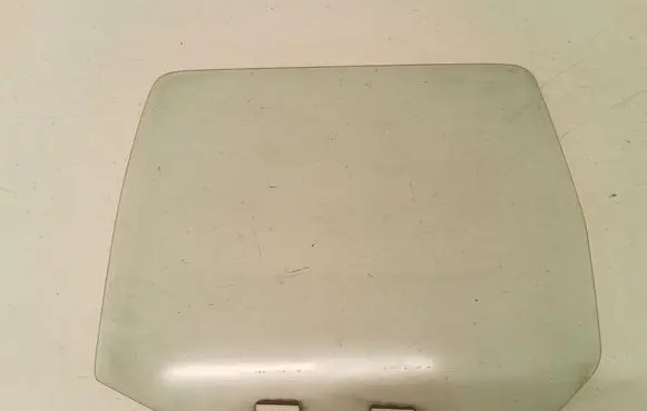 Nissan Navara D22 Rear door window glass 43R00033