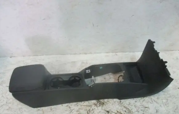 Volvo V50 Center console