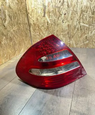 Mercedes-Benz E W211 Rear/tail lights a2118200564