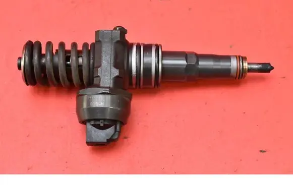 Skoda Octavia Mk2 (1Z) Fuel injector 038130073BQ