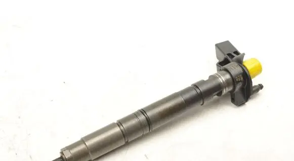 Volkswagen Golf VI Fuel injector 03L130277