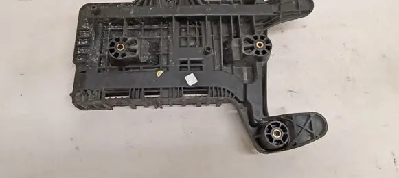 Volkswagen Golf VI Battery tray 1K0915333