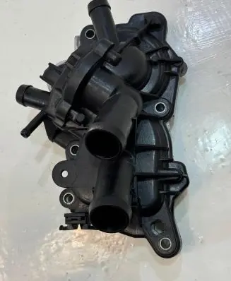 Volkswagen PASSAT B8 Water pump 04E129042L