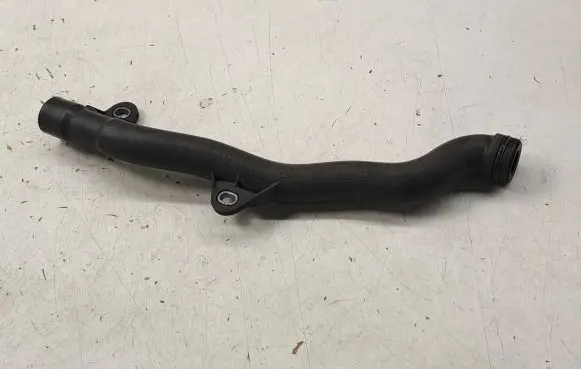 Toyota Avensis T270 Engine coolant pipe/hose 162780R010