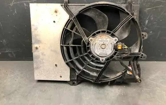 Peugeot 207 CC Electric radiator cooling fan 8240516 9662872380