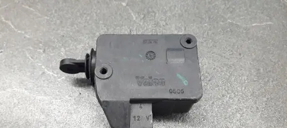 Peugeot 206+ Fuel tank cap lock 