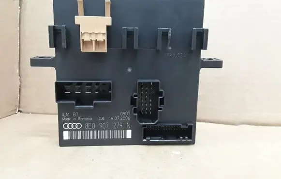 Audi A4 S4 B7 8E 8H Comfort/convenience module 8E0907279N 00009773C4