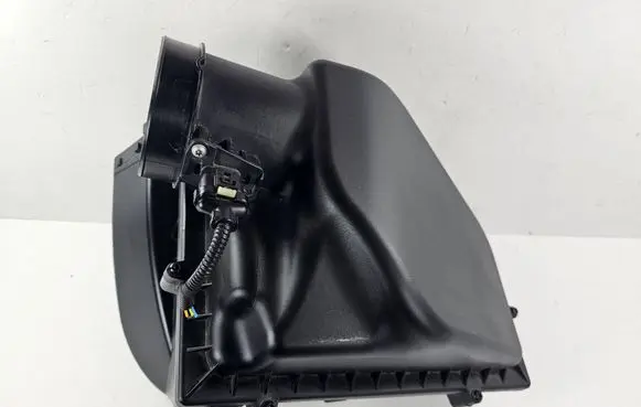 BMW 5 G30 G31 G38 Air filter box 13718620473