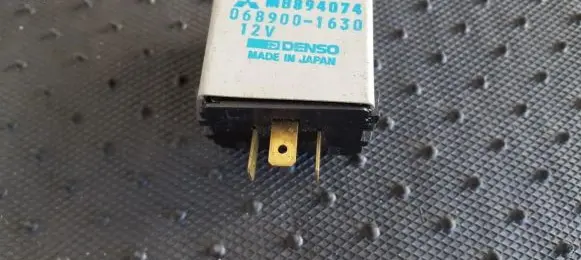 Mitsubishi Space Wagon Other relay 0689001630 MB894074