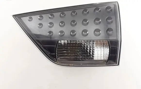 Mitsubishi Outlander Tailgate rear/tail lights