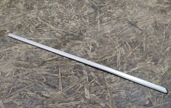 Porsche 928 Front door glass trim molding 