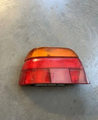 BMW 5 E39 Rear/tail lights 8358031 2VP00724001