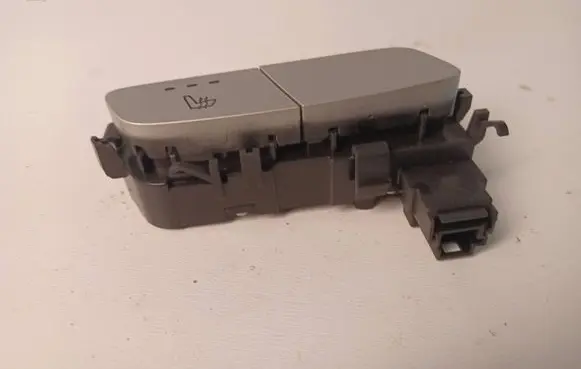 Mercedes-Benz C W205 Seat heating switch A2059050004