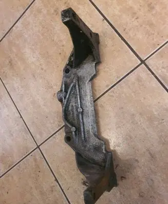 Audi A6 S6 C4 4A Engine mounting bracket 035199307e