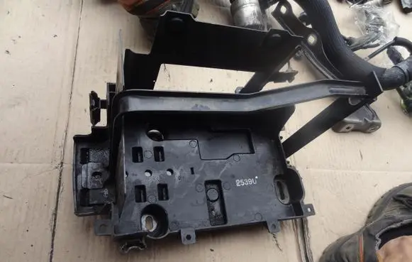 Battery box tray